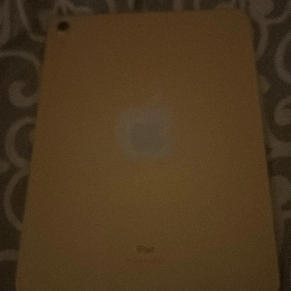Yellow iPad 10 gen