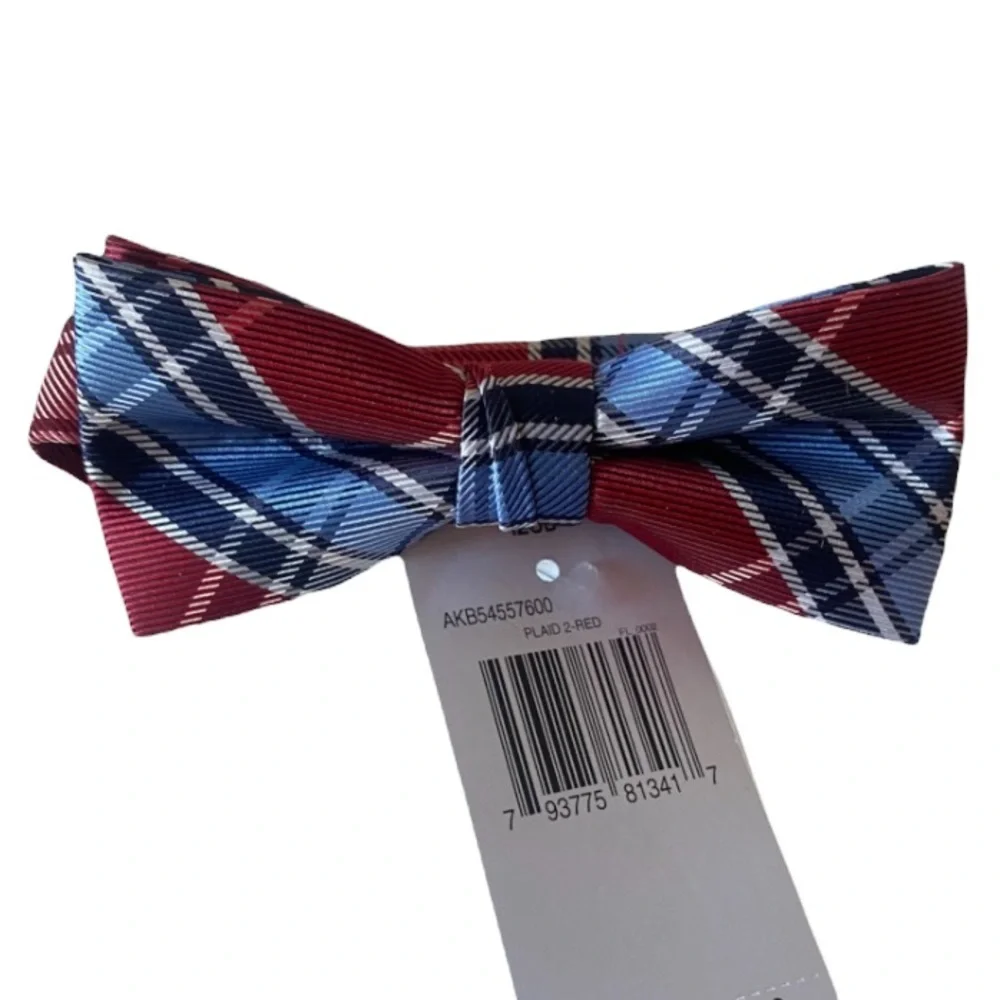 NWT Izod Boys Bow Tie Red Blue Plaid Adjustable Neck Wear Formal School Pre-tied