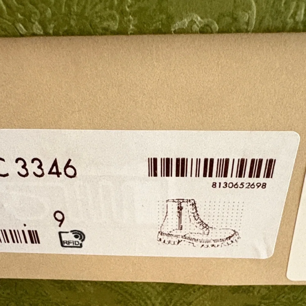 NWT Gucci Olive Green Leather Combat Boot with Black Lug Sole US 9