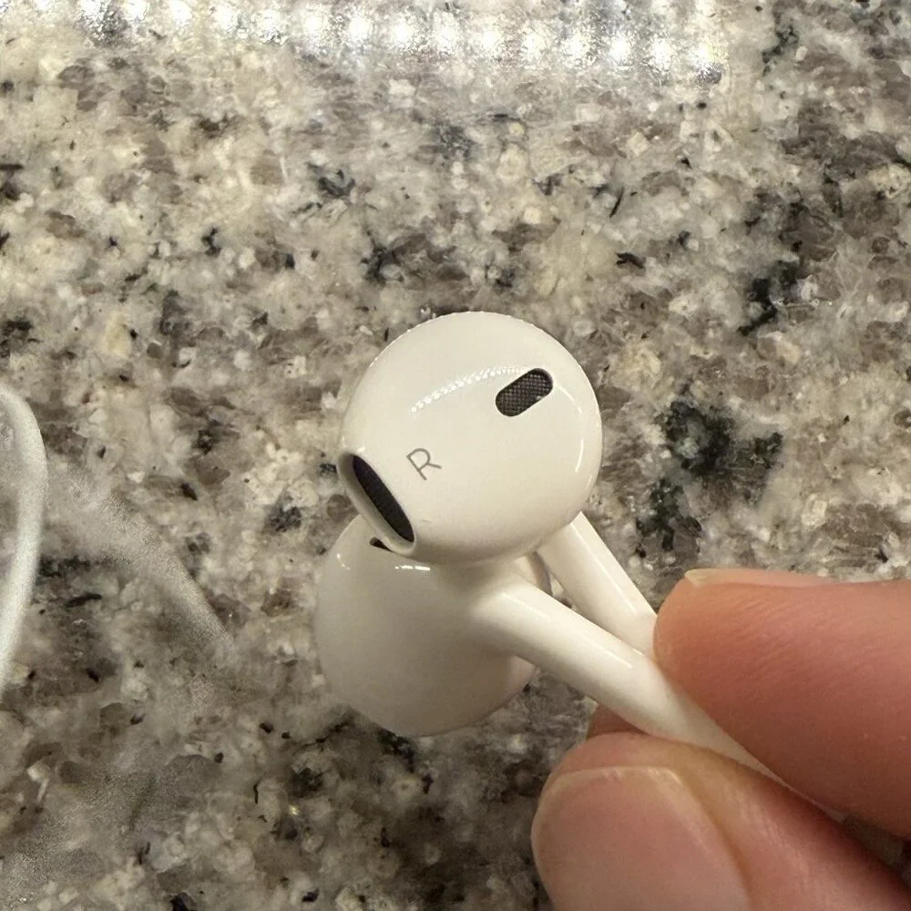 Apple EarPods with Lightning Connector In Ear Canal Headset - White OEM Tested