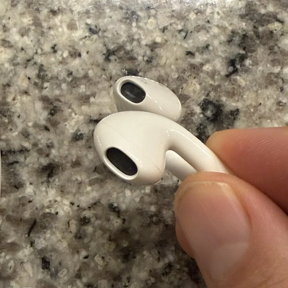 Apple EarPods with Lightning Connector In Ear Canal Headset - White OEM Tested