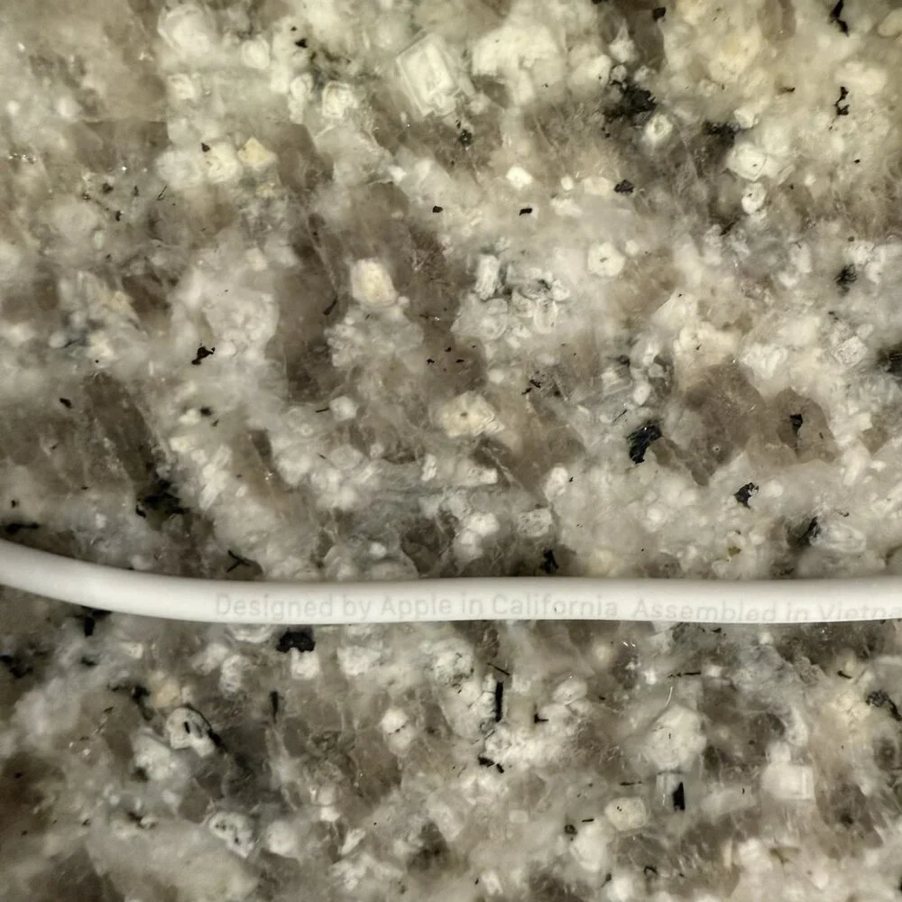 Apple EarPods with Lightning Connector In Ear Canal Headset - White OEM Tested
