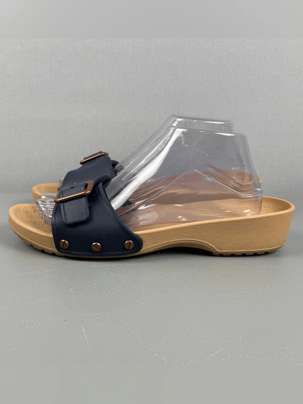 Crocs Sarah Sandals Women 10 Navy Blue Gold Buckle Slip On Comfort Slides 203054