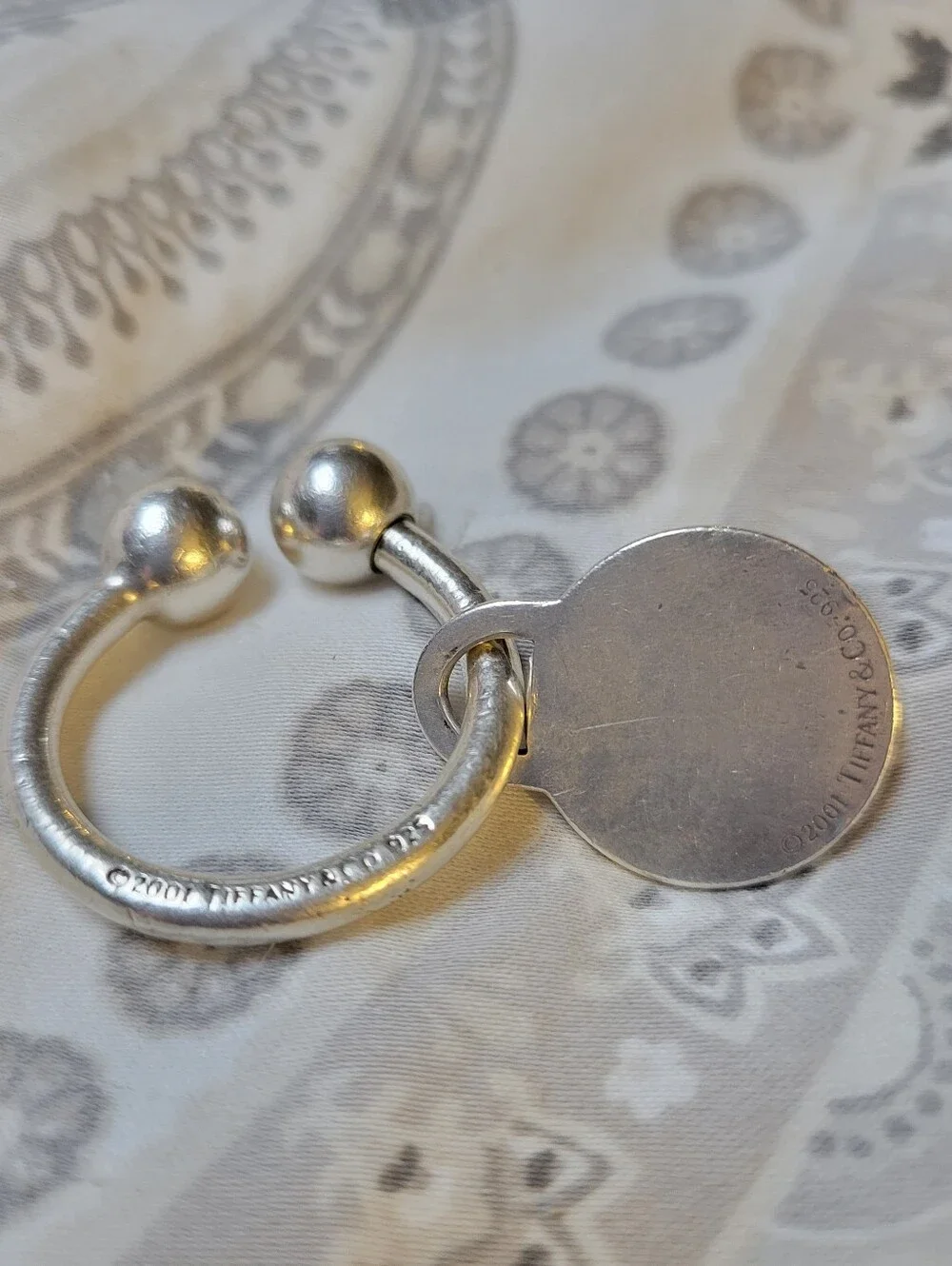 VTG 2004 TIFFANY & CO 925 Sterling Silver Screw Ball Key Ring U-shape Tag & Box!