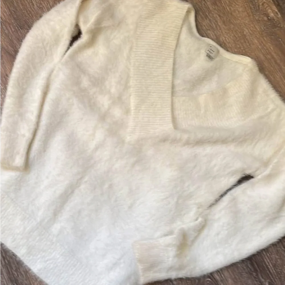 A new day Women's V-Neck Sweater in Cream