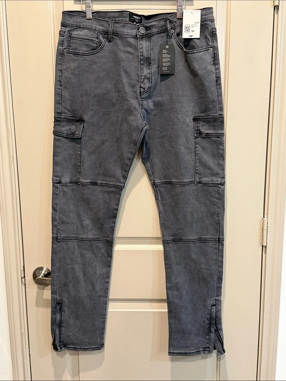 Forever 21 Men's Washed Gray Cargo Pants