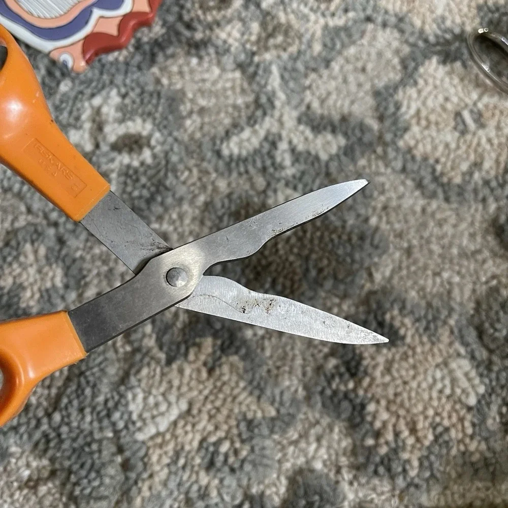 Vintage FISKARS‎ 81 Stainless Steel Scissors Sewing Craft USA 7 in Orange Handle