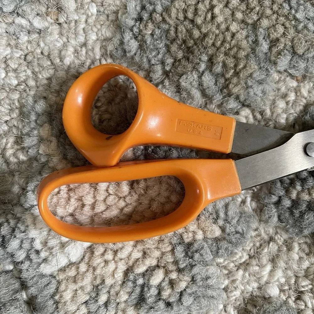 Vintage FISKARS‎ 81 Stainless Steel Scissors Sewing Craft USA 7 in Orange Handle