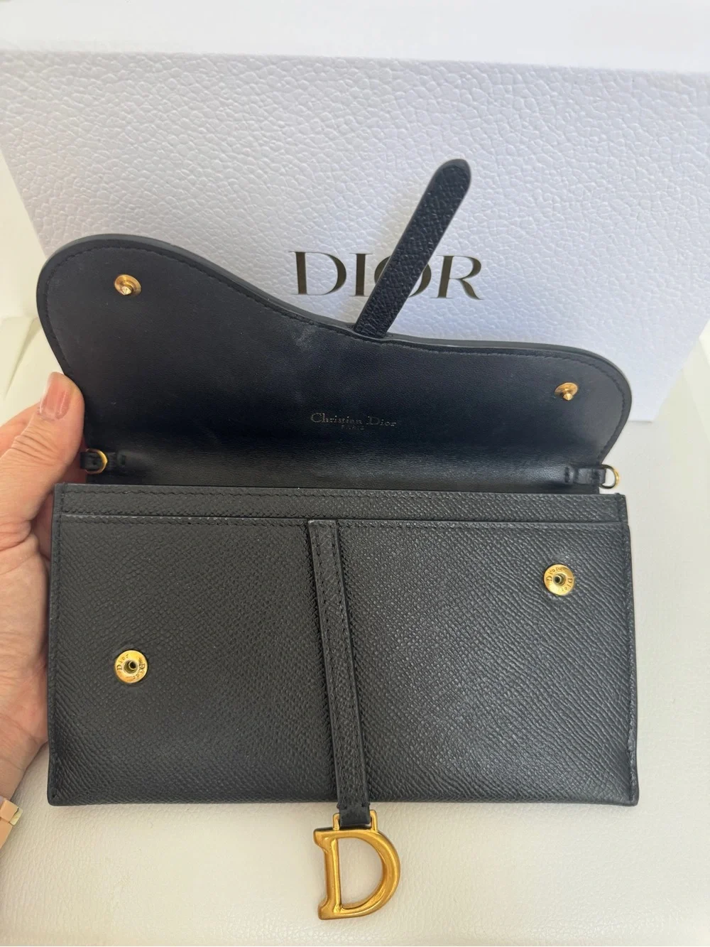 Dior Wallet On Chain