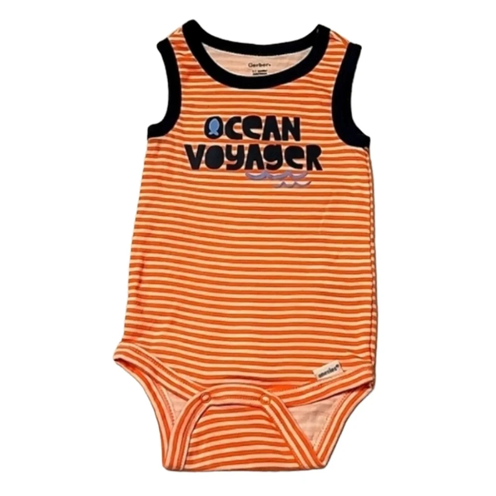 Gerber 7 Piece Infant Onesie Bodysuit & Sock Bundle