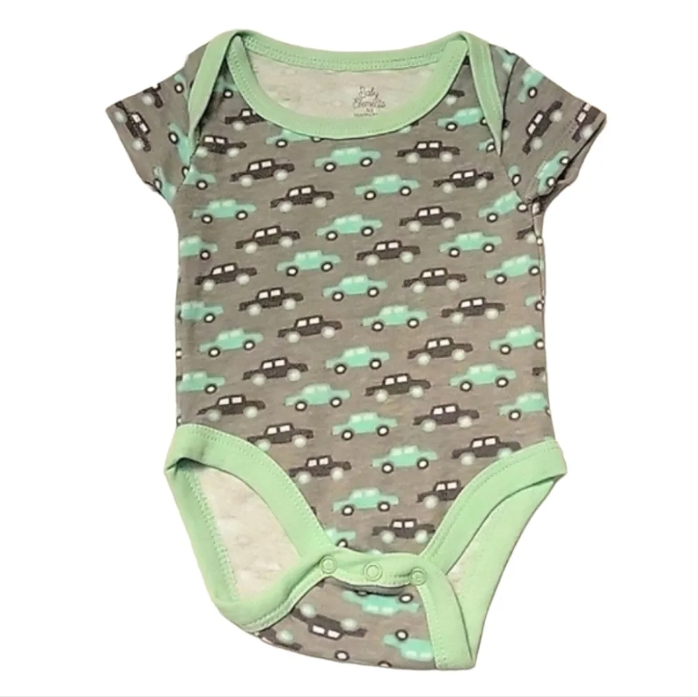 Gerber 7 Piece Infant Onesie Bodysuit & Sock Bundle