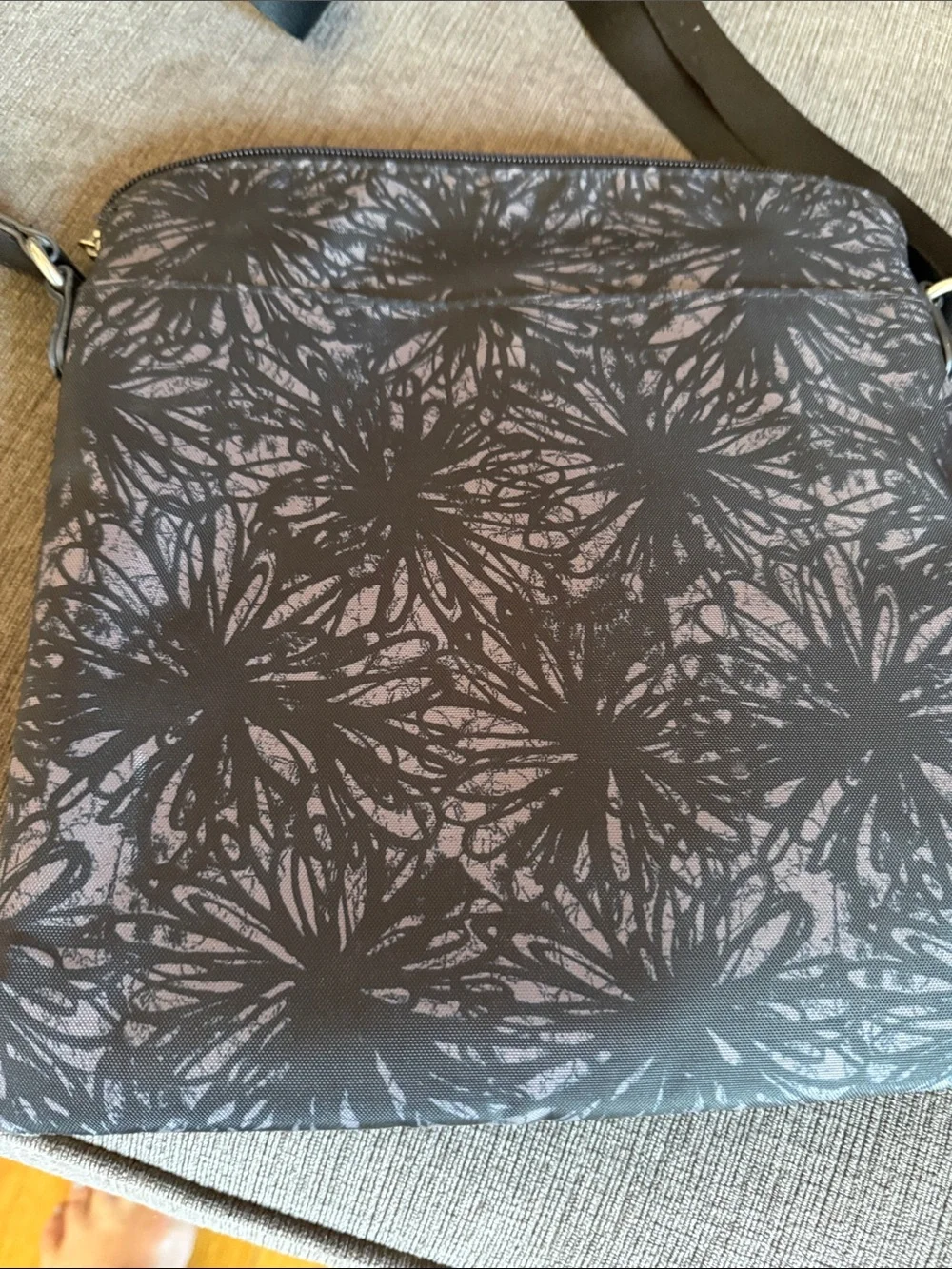 Baggallini Black and Gray Floral-Print Crossbody Messenger