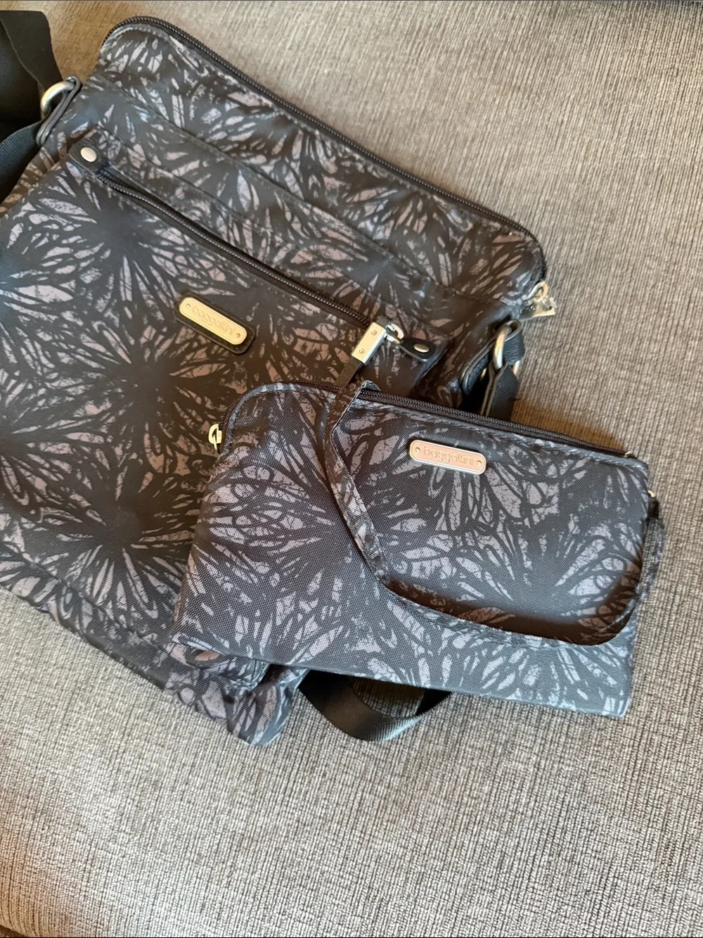 Baggallini Black and Gray Floral-Print Crossbody Messenger