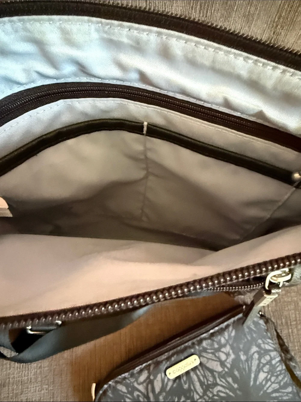 Baggallini Black and Gray Floral-Print Crossbody Messenger