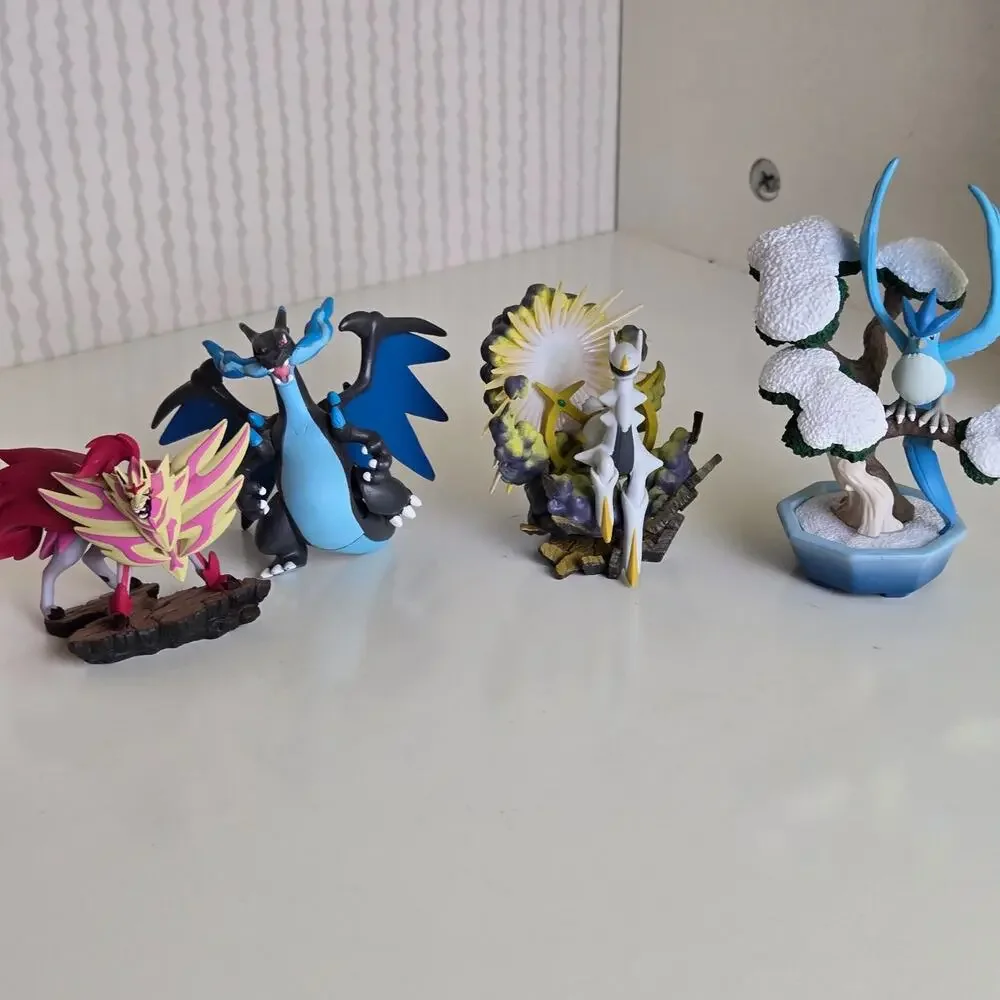 Nintendo‎ pokemon lot of 4 small figures shelf decor
