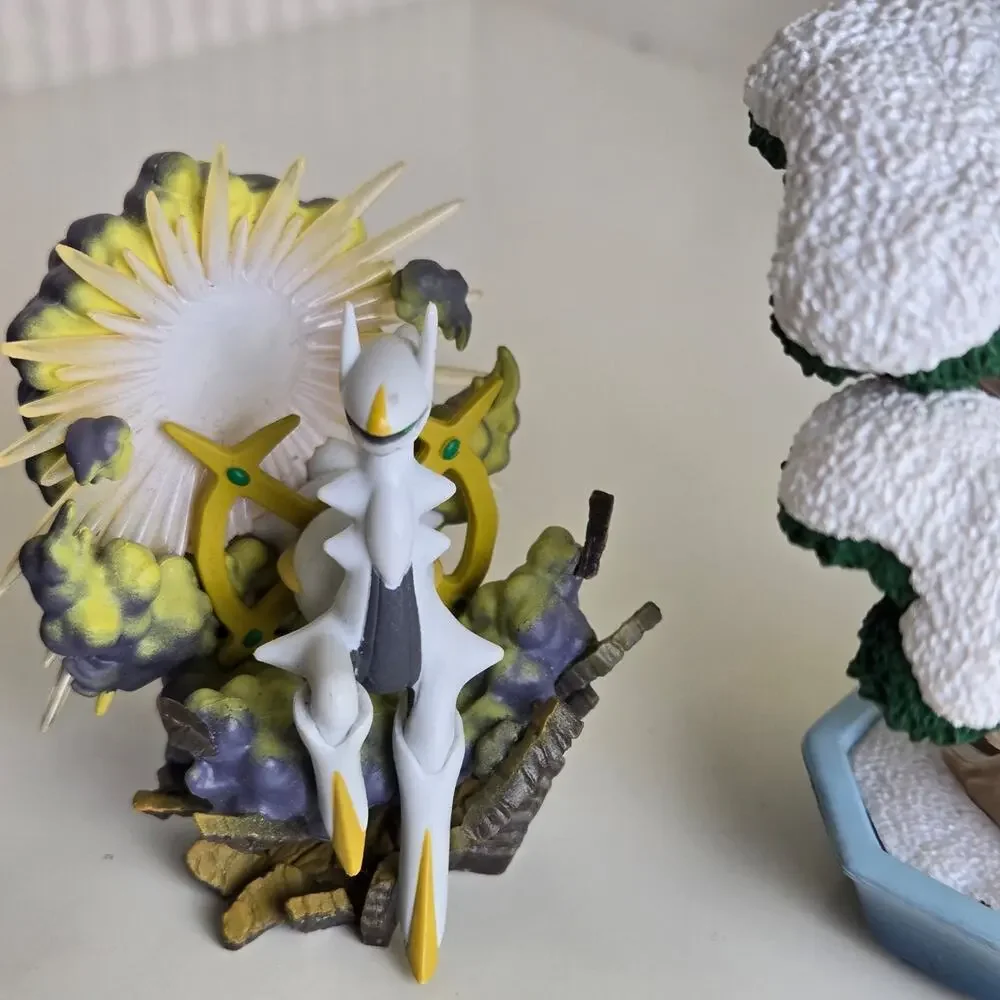 Nintendo‎ pokemon lot of 4 small figures shelf decor