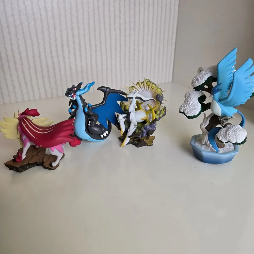 Nintendo‎ pokemon lot of 4 small figures shelf decor