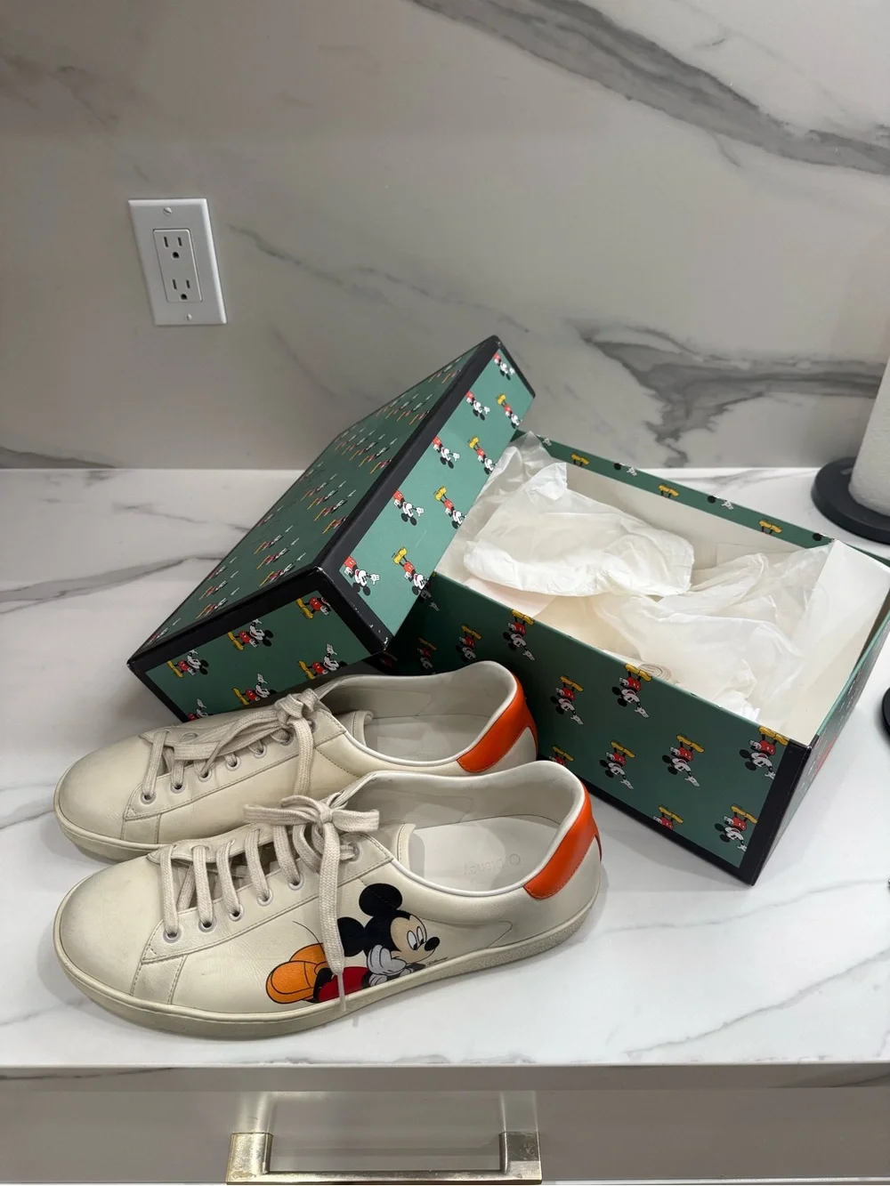 Gucci Cream Leather Mickey Mouse Low-Top Sneakers with Orange Heel
