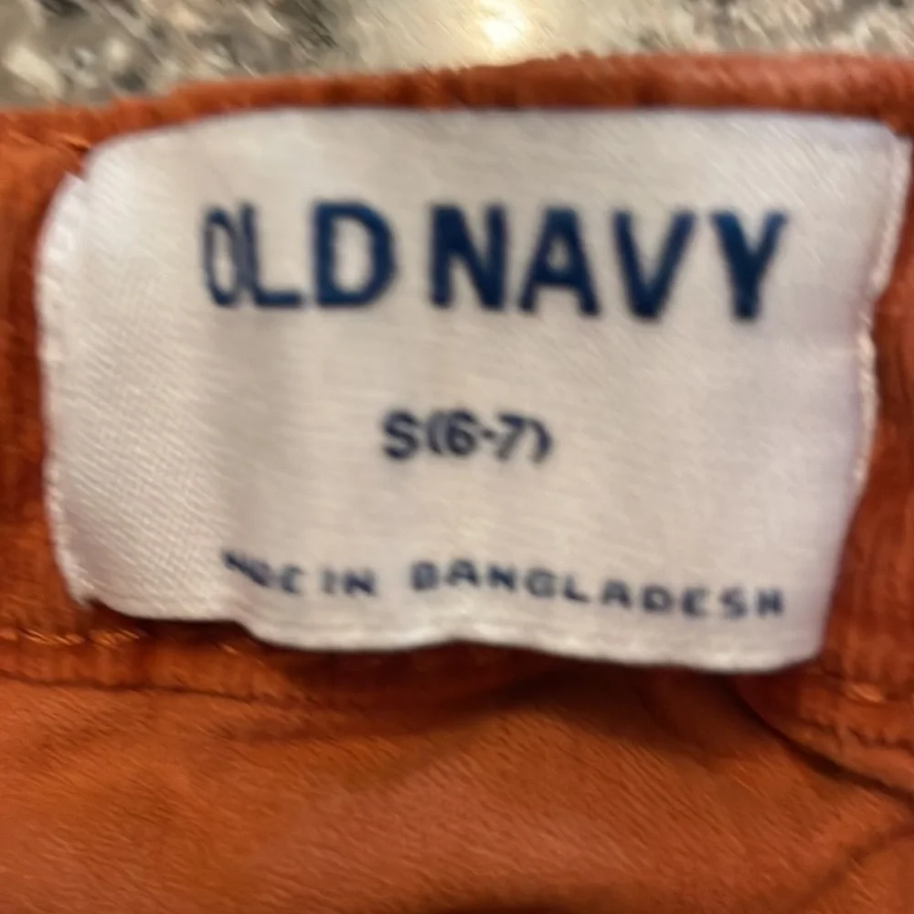 Old Navy corduroy button down skirt. Size small