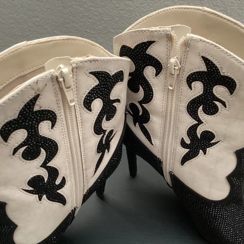 Sexy Cowboy Booties Size 8
