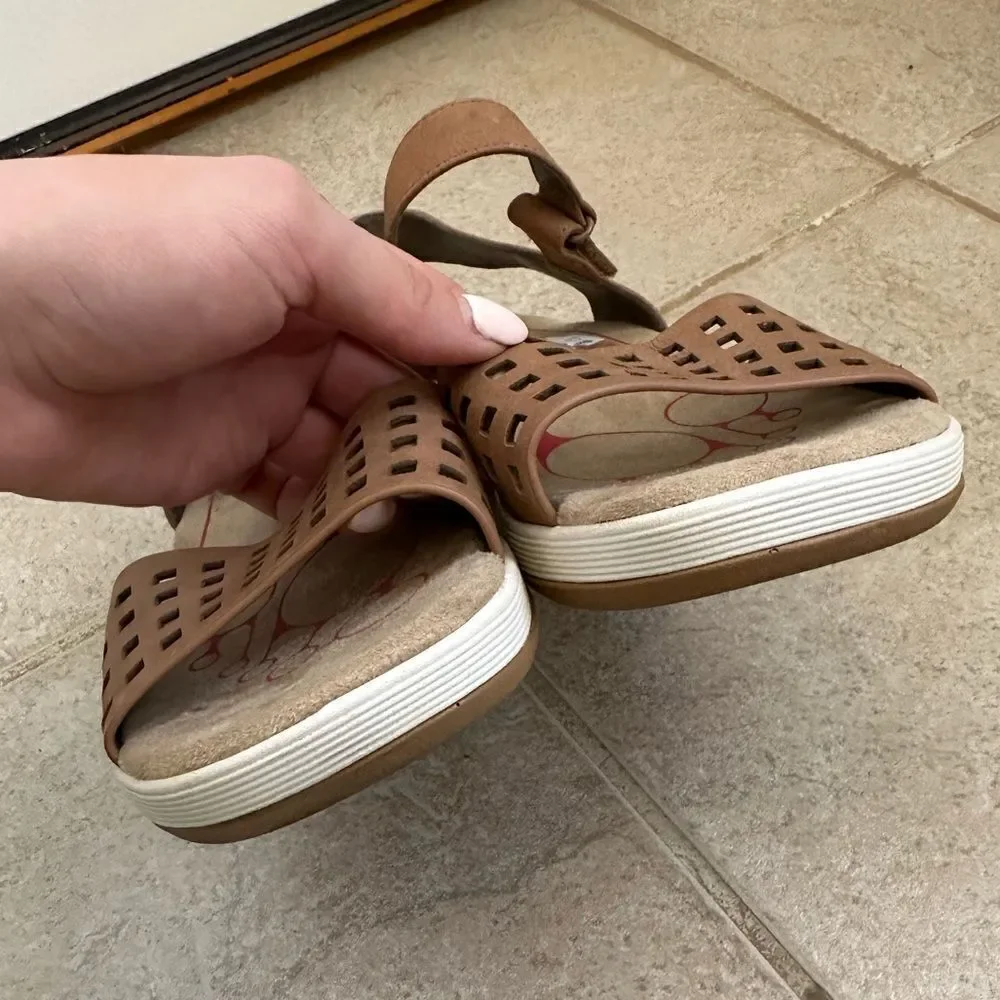 NWT NEW Women’s Bionica Brown Suede Sandals SIZE 12 slingback cutout comfort tan