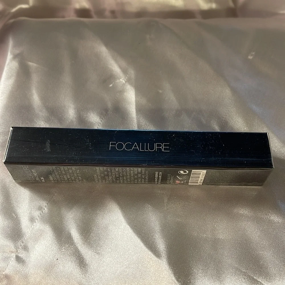 Focallure “Lips” #12 Rose Valet
