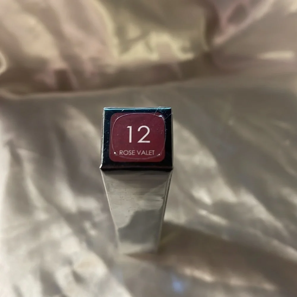 Focallure “Lips” #12 Rose Valet