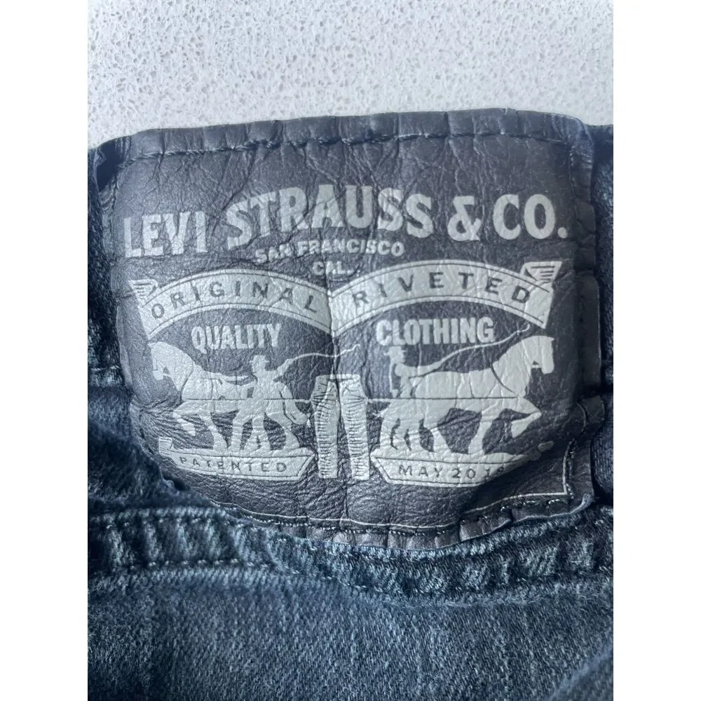 Levi’s Straight Leg Jeans – Black Wash – Size 36x34