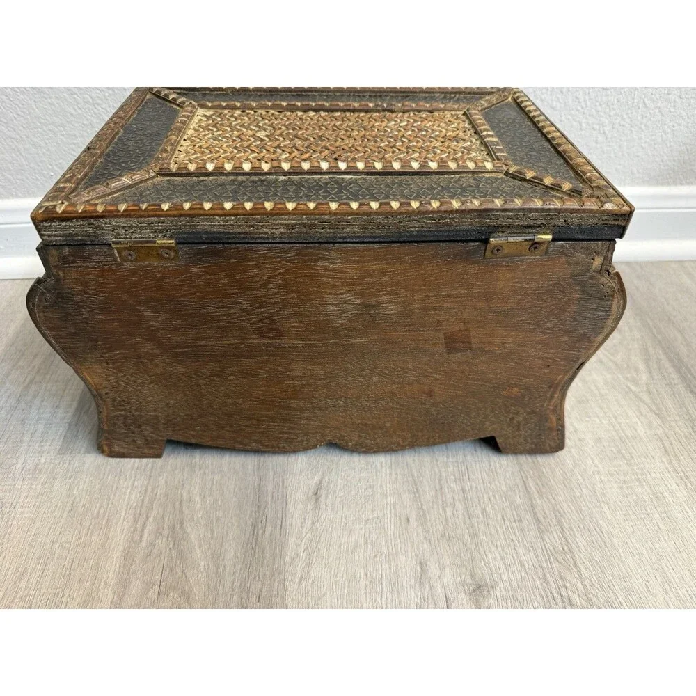 VTG Wicker Rattan Jewelry Box Organizer Boho Trinket Chest With Latch