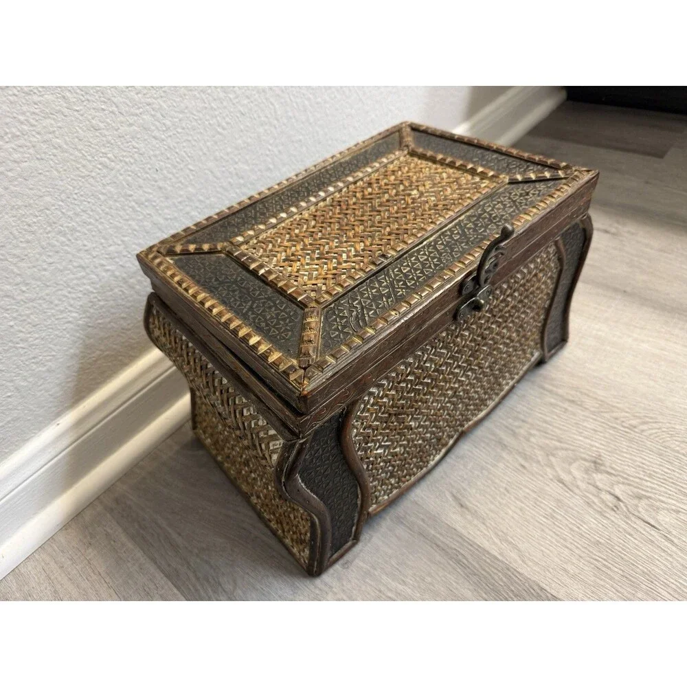 VTG Wicker Rattan Jewelry Box Organizer Boho Trinket Chest With Latch