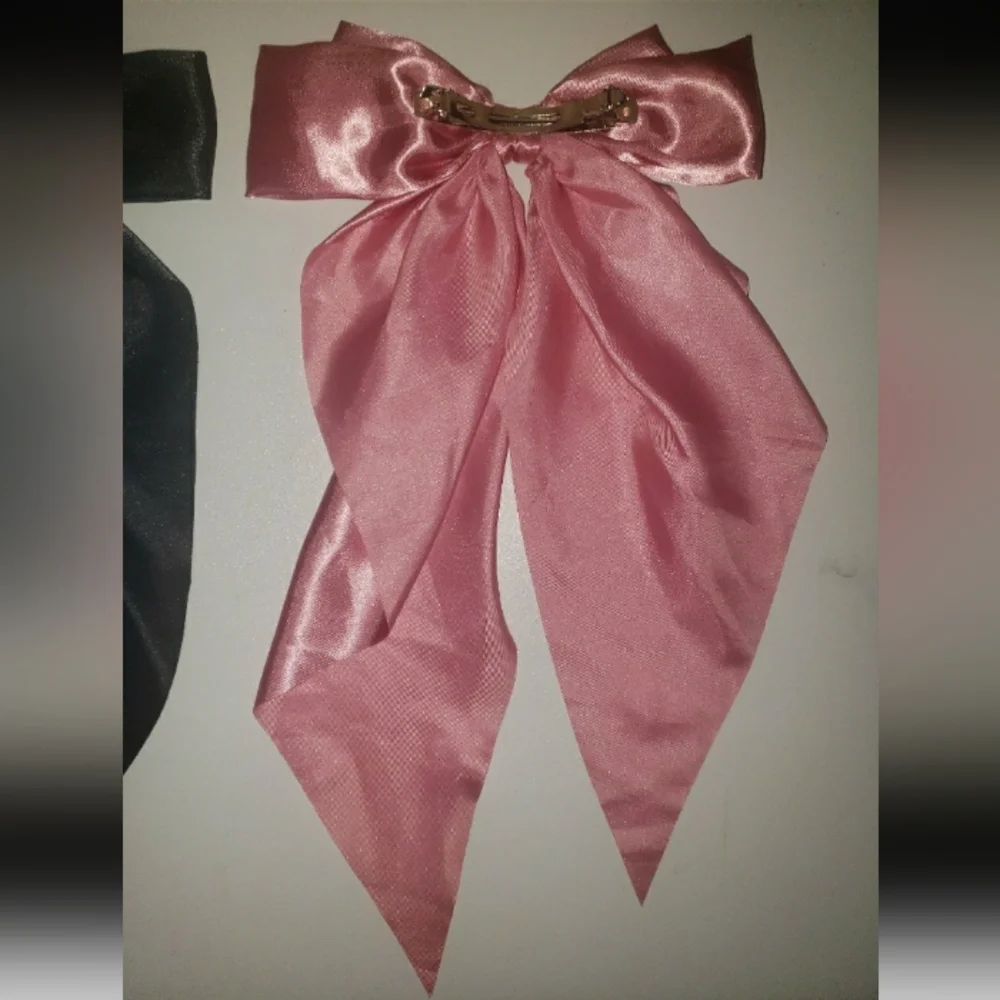 5 Chic Satin Hair Bows in Green and White