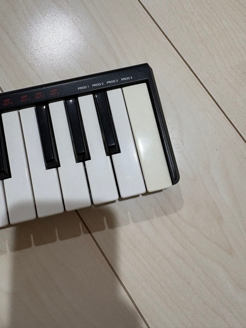 AKAI MPK Mini 25 MIDI Keyboard (Main Unit Only)